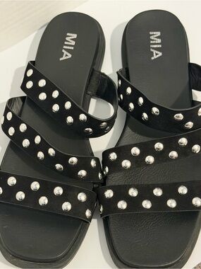 MIA Keona • Studded Flat Slide Sandals • Size 9, Black with Silver Studs